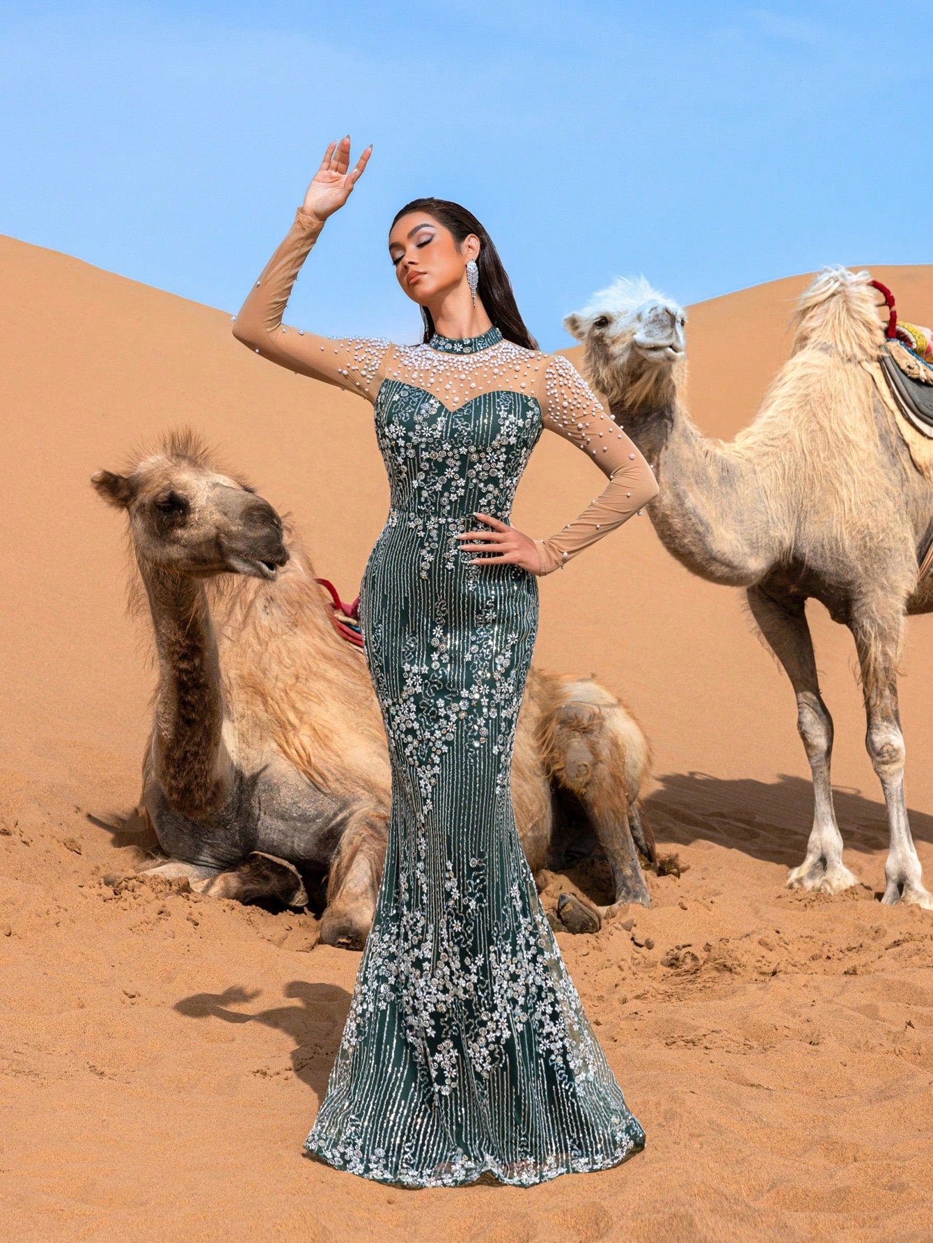 Luxury Pearl Decorated Mock Neck Mermaid Hem Floral Beaded Evening Dress