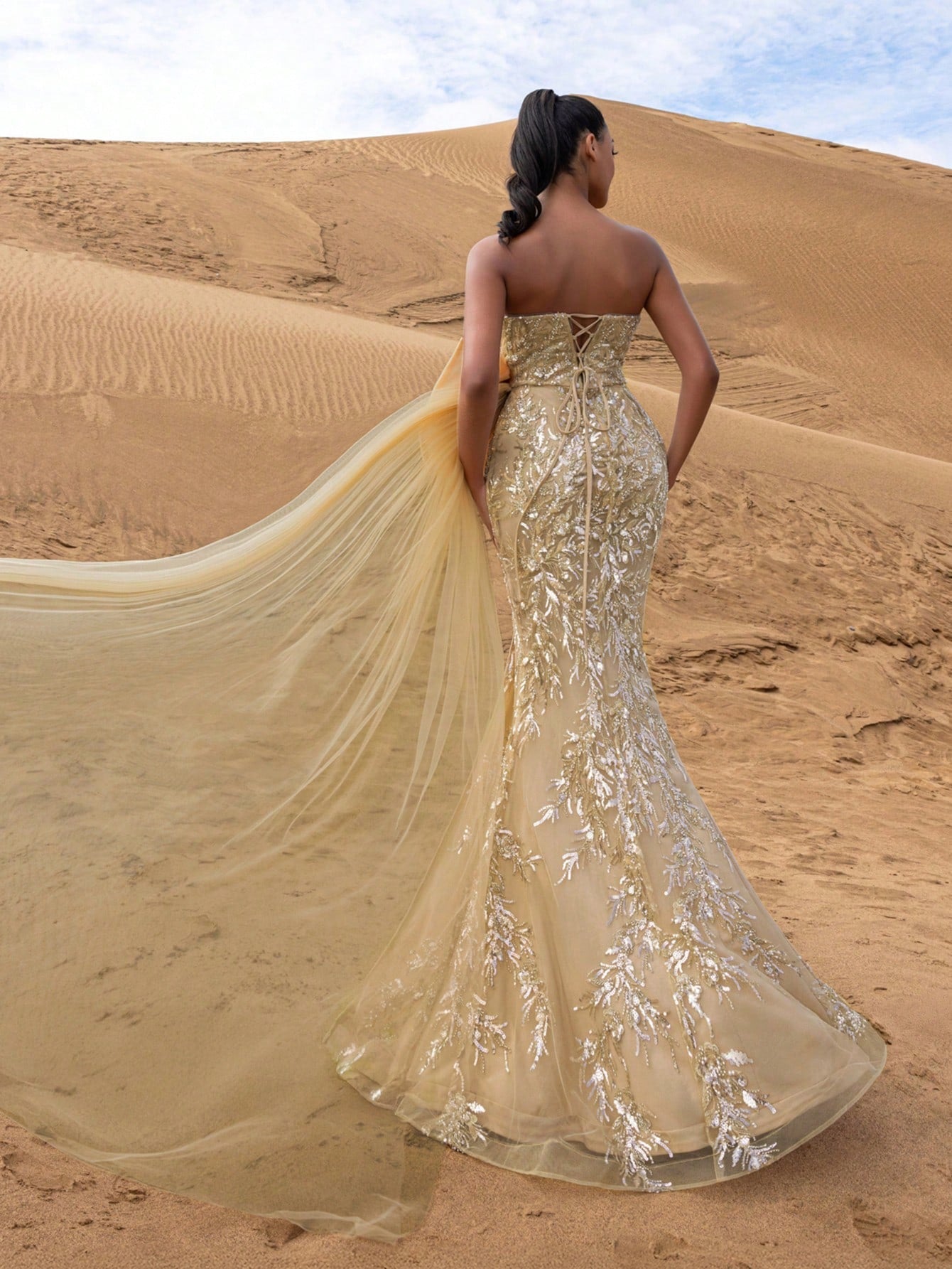 Gorgeous Bow Detail Strapless Split Mermaid Hem Graphic Sequin Beaded Formal Dresses & Evening Gowns