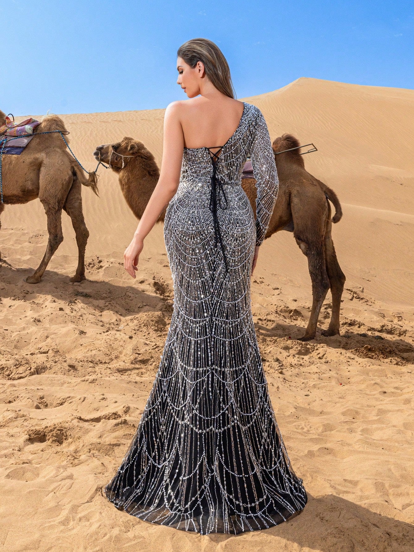 Elegant One-Shoulder Mermaid Evening Gown with Thigh Split & Pearl Bead Embellishments