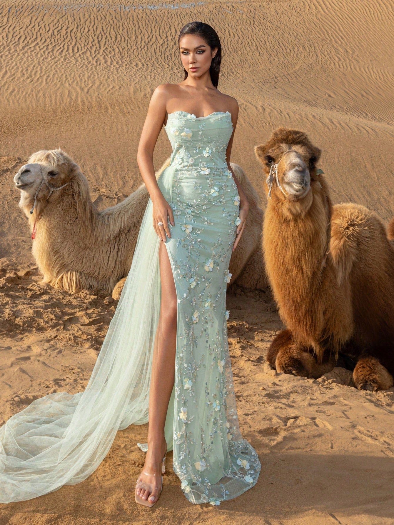 Elegant Strapless Mermaid Gown with Cascading Floral Beadwork – Sheer Tulle Overlay, Daring Thigh-High Slit & Floor-Length Flow for High-Fashion Editorial & Premiere Galas