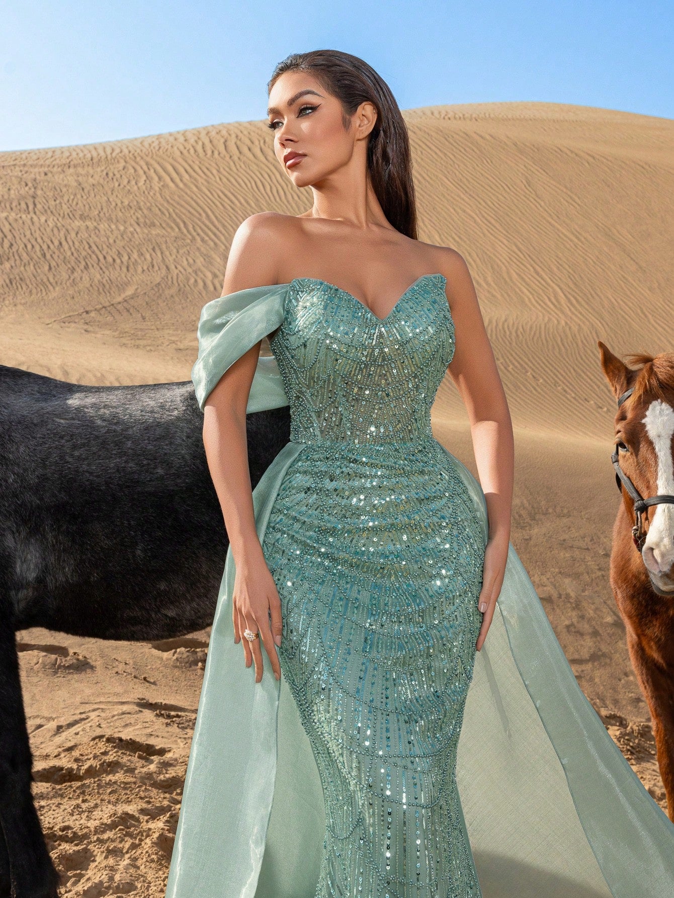 Luxury Strapless Satin Chain Beaded Formal Dresses & Evening Gowns