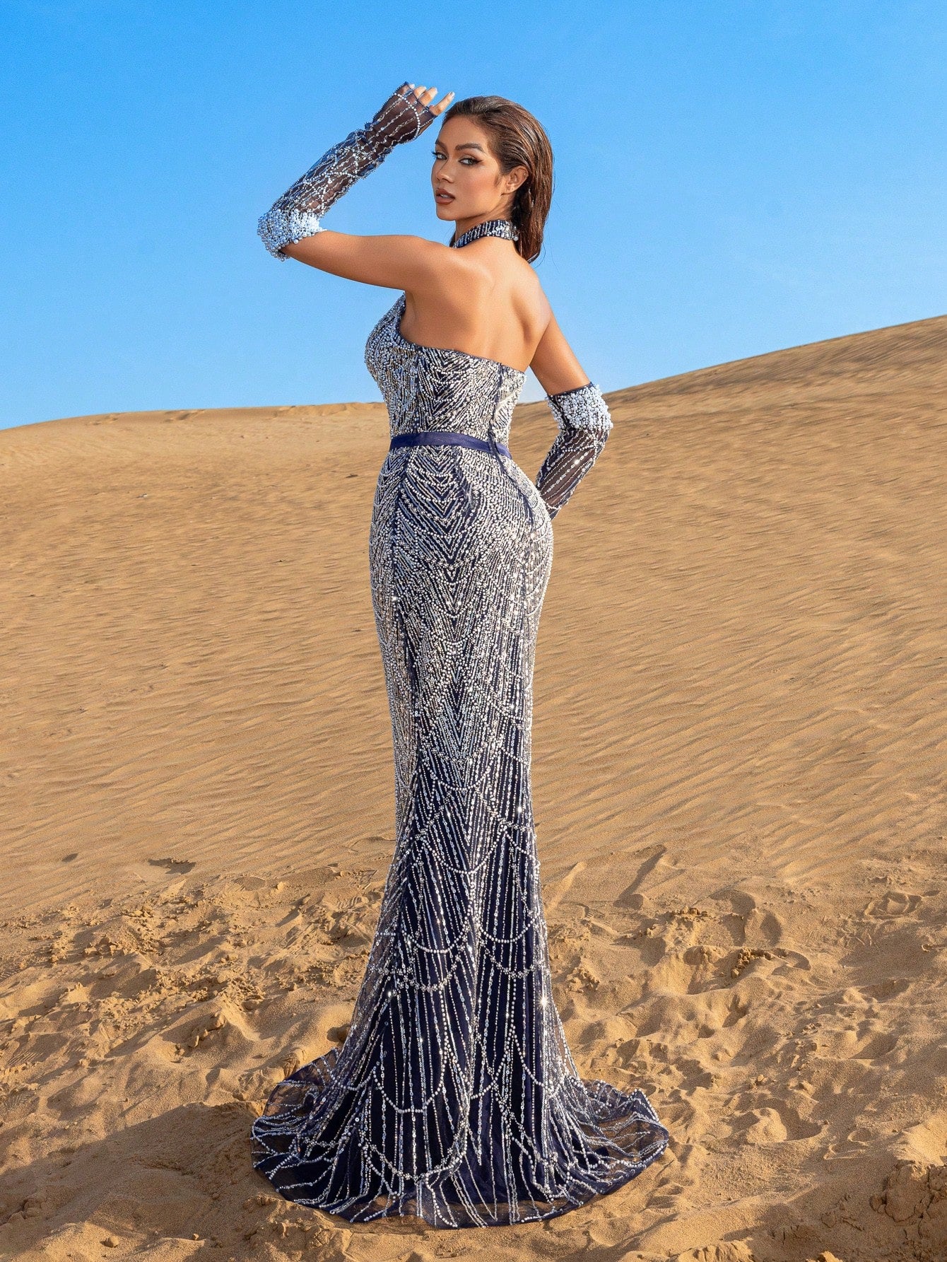 Beaded Halter Neck Mermaid Evening Gowns - Sparkling Formal Dresses with Sequin Embellishments